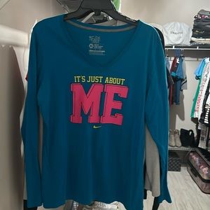 Ladies Nike long sleeve t shirt size XL
